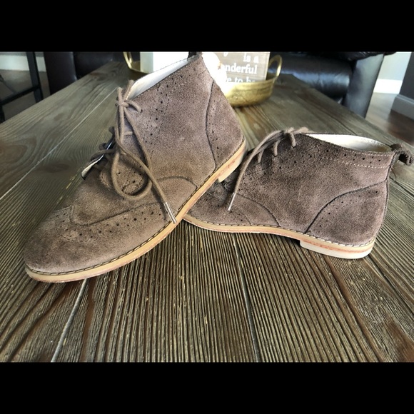 SOLD Brown Boots - Picture 3 of 8